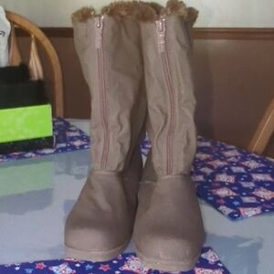 Totes Dark Brown Boots with Umbrella Logo